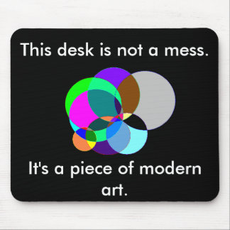 Dieser Schreibtisch ist moderne Kunst mousepad