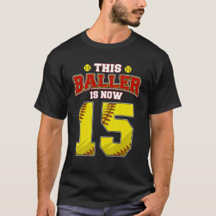 Dieser Softball-Baller ist jetzt 15 Jahre alt und  T-Shirt