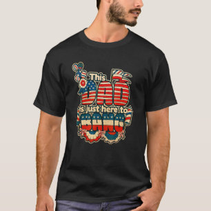 Dieser Vater ist gerade hier, um 4. Juli Patriot z T-Shirt