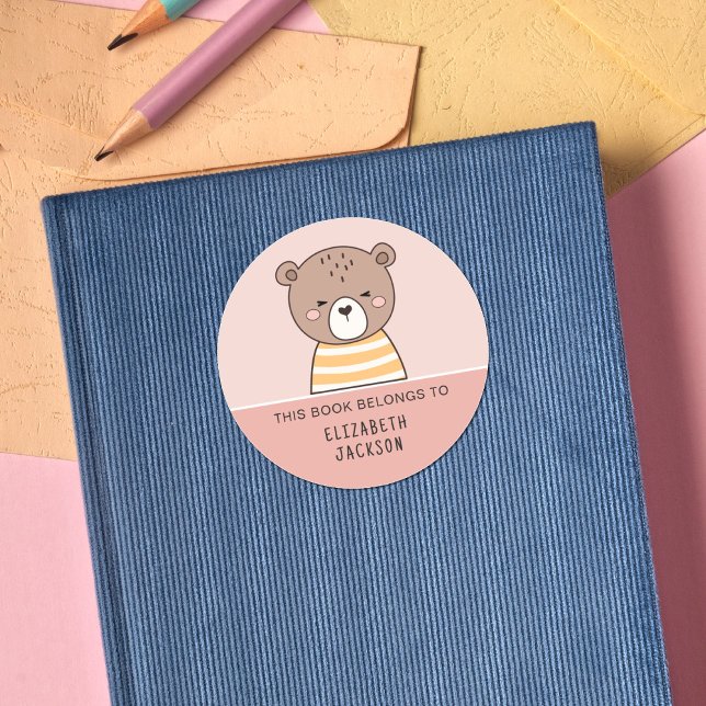 Dieses Buch gehört Niedlichen Waldtieren und Kinde Runder Aufkleber (Von Creator hochgeladen)