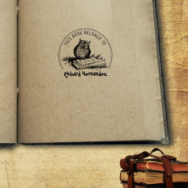 Dieses Buch gehört zu einem Niedlichen Eule-Buch Gummistempel (Von Creator hochgeladen)