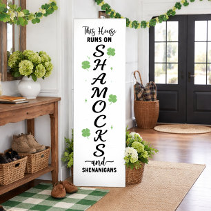 Dieses Haus läuft mit Shamrocks und Schelmereien S Poster