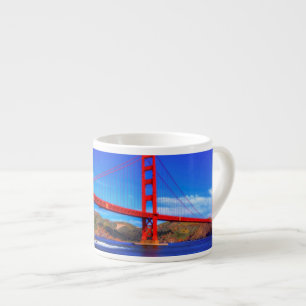 Dieses ist ein 3 Schuss HDR-Bild des Golden Gate Espressotasse