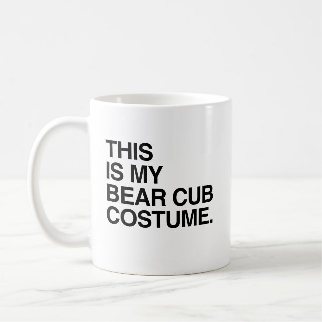 DIESES IST MEIN BÄRENJUNGES COSTUME.png Kaffeetasse (Links)