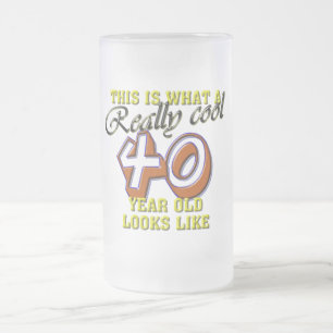 Dieses ist, was wirklich coole 40 jährige Blicke Mattglas Bierglas