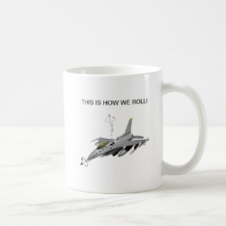 Dieses ist, wie wir Tasse F-16 rollen