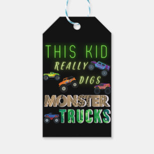Dieses Kind bekommt wirklich Monster-LKW. Geschenkanhänger