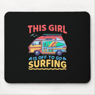 Dieses Mädchen geht surfen Mousepad