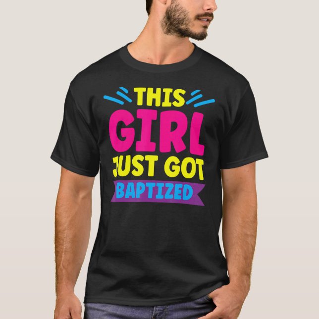 Dieses Mädchen Got gerade Christliche Taufe Comm T-Shirt (Vorderseite)