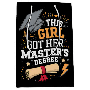 Dieses Mädchen Got ihren Master-Grad-Abschluss Mittlere Geschenktüte