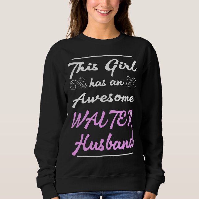 Dieses Mädchen hat einen Phantastischen Kellnersch Sweatshirt (Vorderseite)