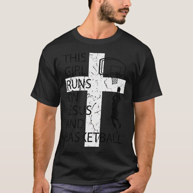 Dieses Mädchen läuft auf Basketball Jesus Christli T-Shirt (Vorderseite)