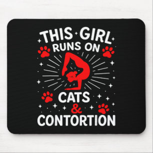 Dieses Mädchen läuft auf Katzen und Kontortionismu Mousepad