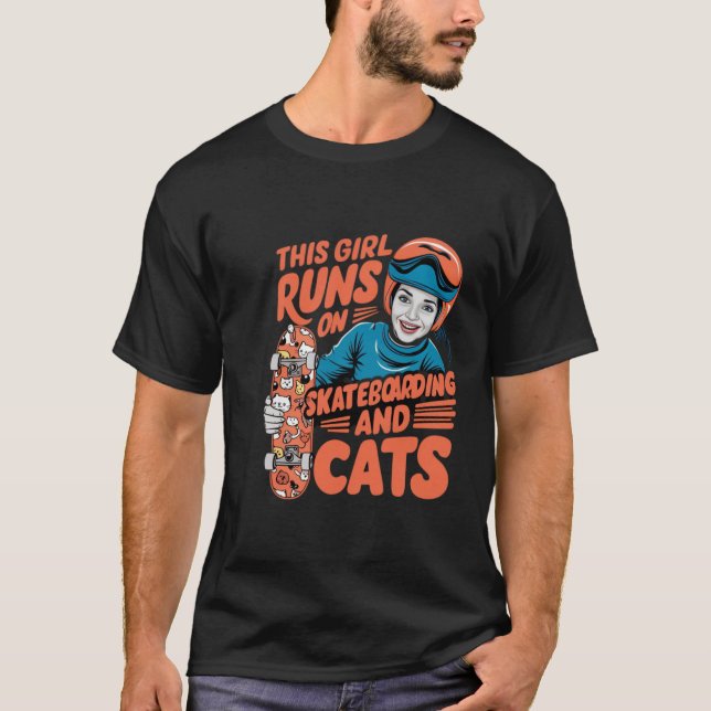 Dieses Mädchen läuft auf Skateboard und Katzen Ska T-Shirt (Vorderseite)