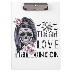 Dieses Mädchen Liebe Halloween Klemmbrett