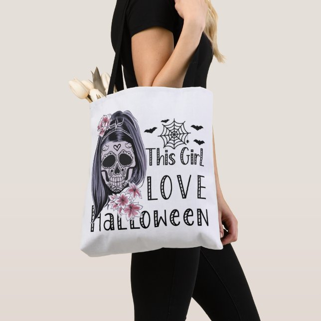 Dieses Mädchen Liebe Halloween Tasche (Von Nahem)