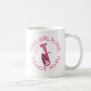 Dieses Mädchen spielt Tenor Horn, Musikerin der Br Kaffeetasse