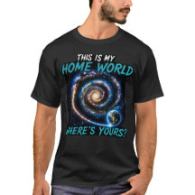 Dieses T-Shirt mit Spiralgalaxie und dem Denkansto