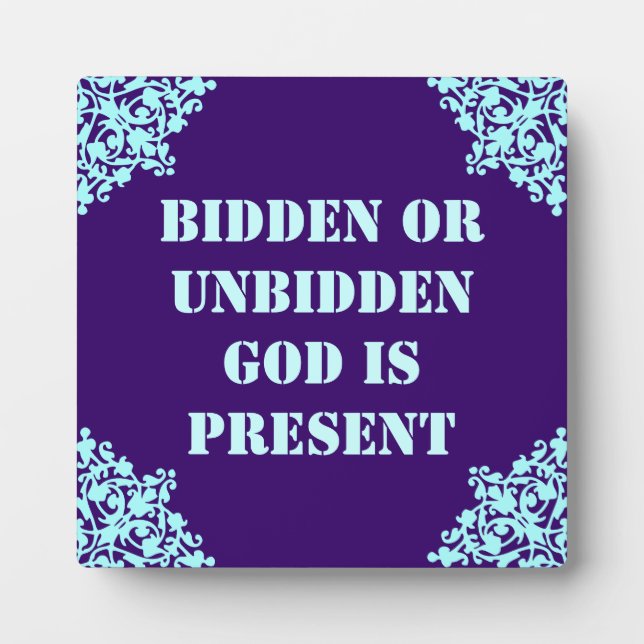 Dieu est présent sur la plaque (Devant)