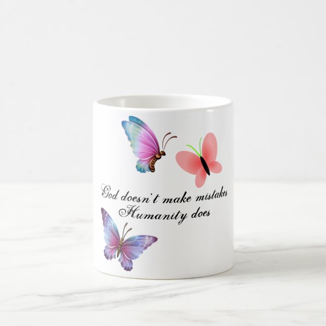 "DIEU NE FAIT PAS D'ERREURS" 11 oz. MUG DE CAFÉ (Centre)