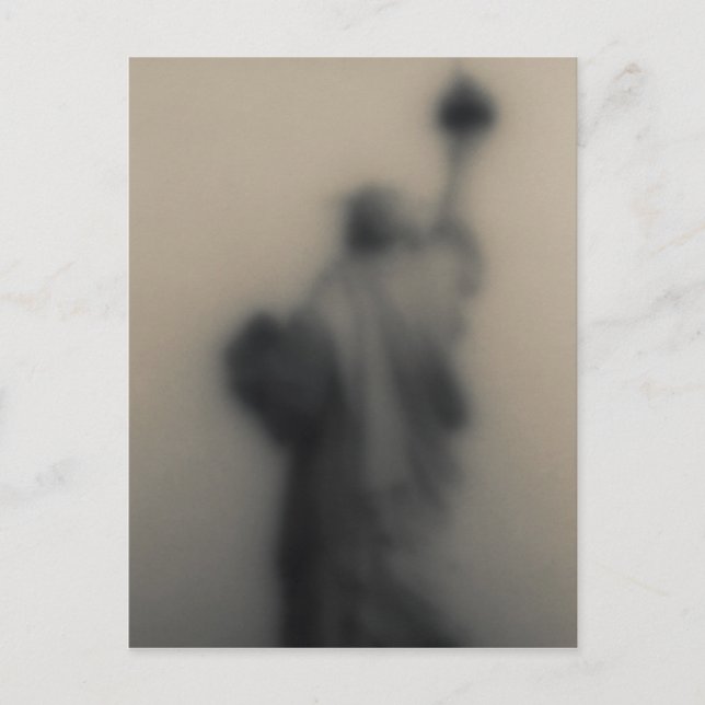 Diffused image of the Statue of Liberty Postkarte (Vorderseite)
