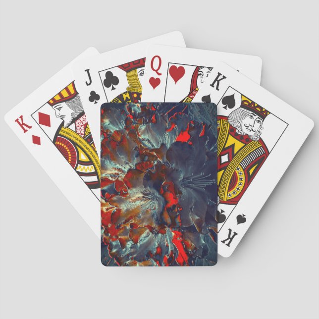 Digitale Blume in Asche und Kohle über Kohlen 3 Spielkarten (Rückseite)
