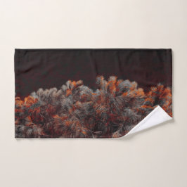 Digitale Kunst des Kiefernbaums mit orangefarbenen Handtuch