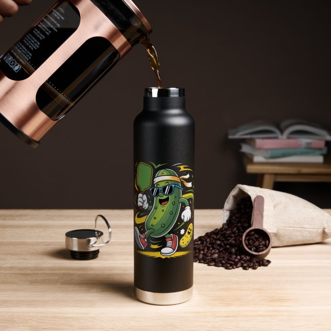 Dillgurke spielt Pickleball Trinkflasche (Kaffee (gedreht))