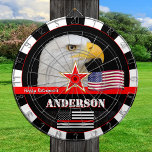 Din Red Line Darts, American Flag, Feuerwehrmann / Dartscheibe<br><div class="desc">Personalisiertes Dartboard mit benutzerdefiniertem "name   message" mit Eagle und Thin Red Line American Flag (USA) - Feuerwehrleute / Feuerwehrpersonal themed - Liebe mein Land,  Vatertag,  Ruhestand,  Auszeichnungen / Patrioten</div>