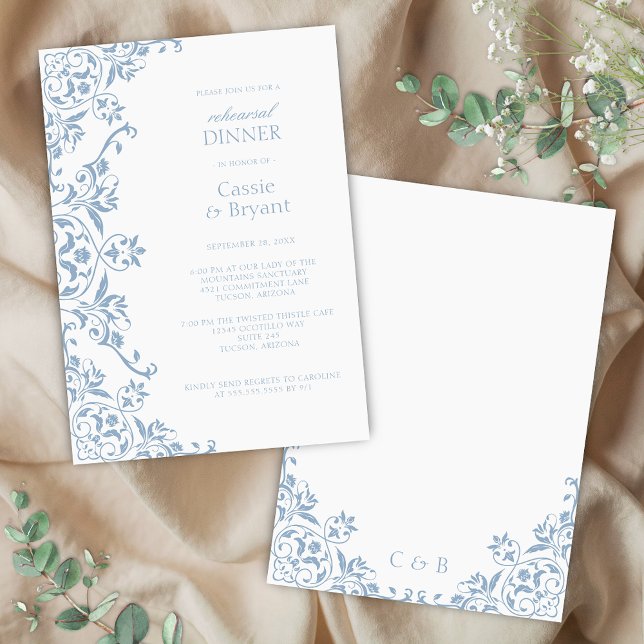 Dîner de répétition blanc et bleu chic Invitation (romantic coastal chic blue and white wedding rehearsal dinner invitation with floral border pattern)