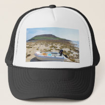 Dinghy am Strand