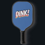 "DINK" oder Ihre kühne Botschaft, Med Blue! Pickleball Schläger<br><div class="desc">"DINK!" oder personalisieren Sie Ihre kühne Nachricht auf mittlerem blauen Hintergrund.</div>