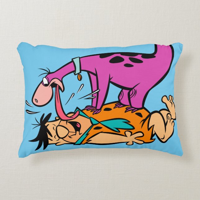 Dino Licking Fred Flintstone Dekokissen (Vorderseite)