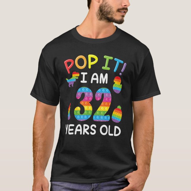Dinosaur Chick Pinaple Foot Pop Es ist 32 Jahre T-Shirt (Vorderseite)