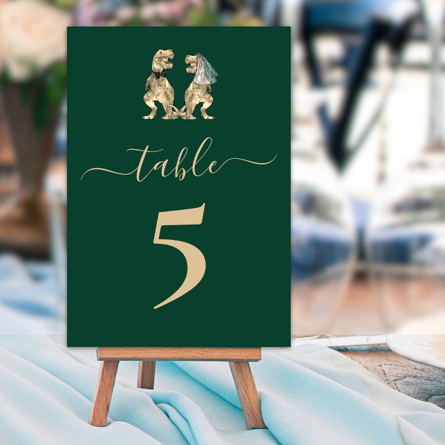 Dinosaur Thema Hochzeit Grün Tischnummer (Dinosaur wedding dark green table number cards with elegant script fun T-Rex bride and groom dino)