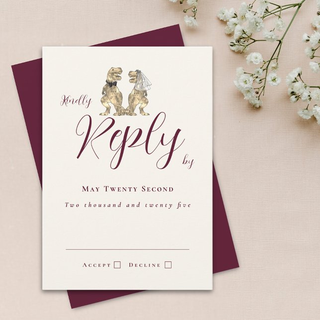 Dinosaur Theme Wedding Reply Burgundy Cream RSVP Karte (Dinosaur theme wedding invitation burgundy and cream RSVP card T-Rex broide and groom elegant script)