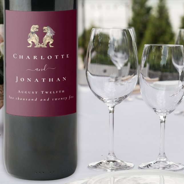 Dinosaur Wedding Burgundy & Cream Personalisiert Weinetikett (Dinosaur wedding burgundy & cream personalized wine labels Cute T-Rex dino bride & groom elegant)