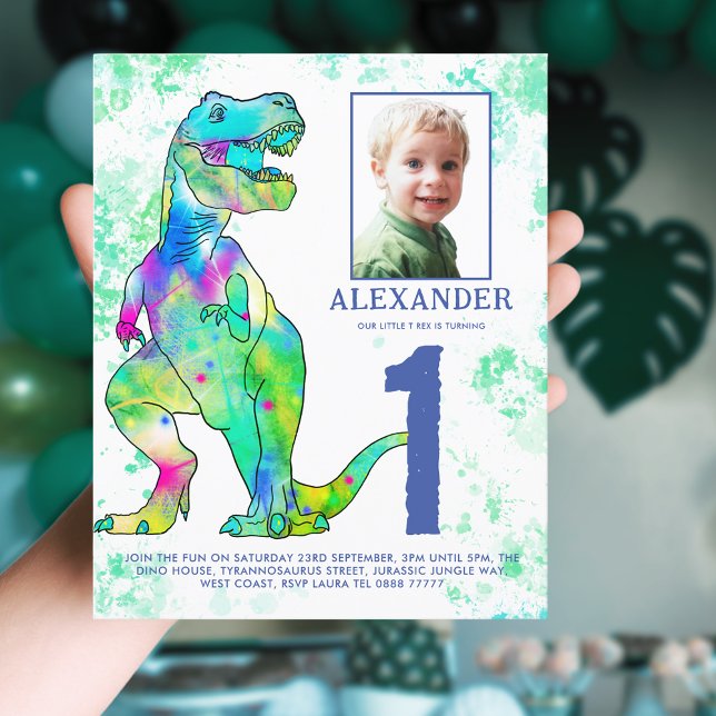 Dinosaurier 1. Geburtstag Party Wasserfarben Foto (Dinosaur T-Rex 1st birthday party invitation with photo template watercolor green and blue dino)