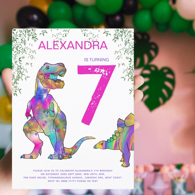 Dinosaurier Birthday Party Pink Budget Einladungspostkarte (Dinosaur girls 7th birthday party invitation postcard with colorful T-Rex and stegosaurus watercolor)