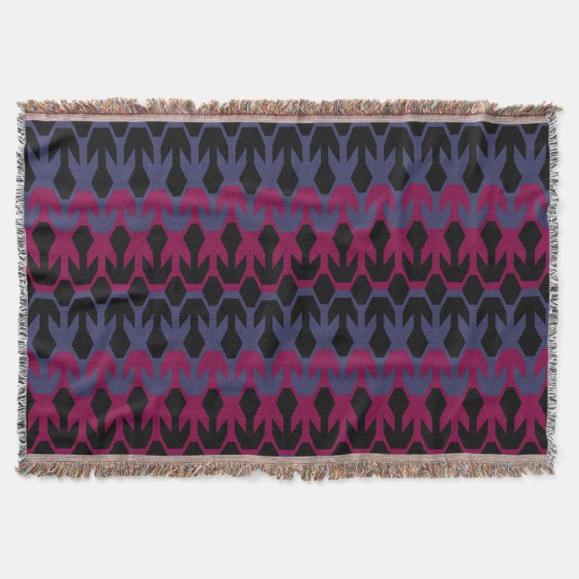 Direction Arrow in a Maroon and Blue Gray Patter Decke (Vorderseite)