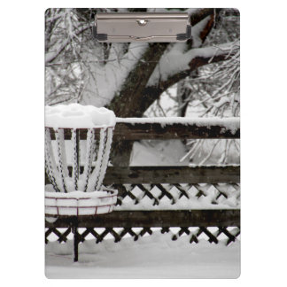 Disc-Golf-Ziel-Posten im Schnee Klemmbrett