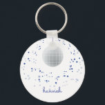 Disco Ball Dancer Schlüsselanhänger<br><div class="desc">Erleben Sie den Tänzer in Ihrem Leben mit dieser blauen und lila Disco-Ball-Schlüsselkette. Text ist anpassbar. Ideal für Erwachsene und Kinder. Teil einer Sammlung von Parcel Studios.</div>
