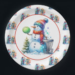 Disk Golf Themed Christmas Party Pappteller<br><div class="desc">CD Golf Thema Weihnachts-Party Papier Teller.. Discgolf themed art. Niedlicher Cartoon Snowman in Weihnachtsmannmütze neben einem Discgolf-Körbchen im Schnee neben einem Weihnachtsbaum.</div>
