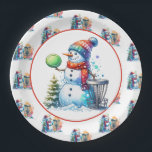 Disk Golf Themed Christmas Party Pappteller<br><div class="desc">CD Golf Thema Weihnachts-Party Papier Teller.. Discgolf themed art. Niedlicher Cartoon Snowman in Weihnachtsmannmütze neben einem Discgolf-Körbchen im Schnee neben einem Weihnachtsbaum.</div>