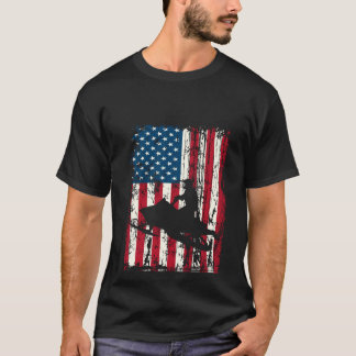 Distressed American Flag Snowmobiling Sled Snowmob T-Shirt