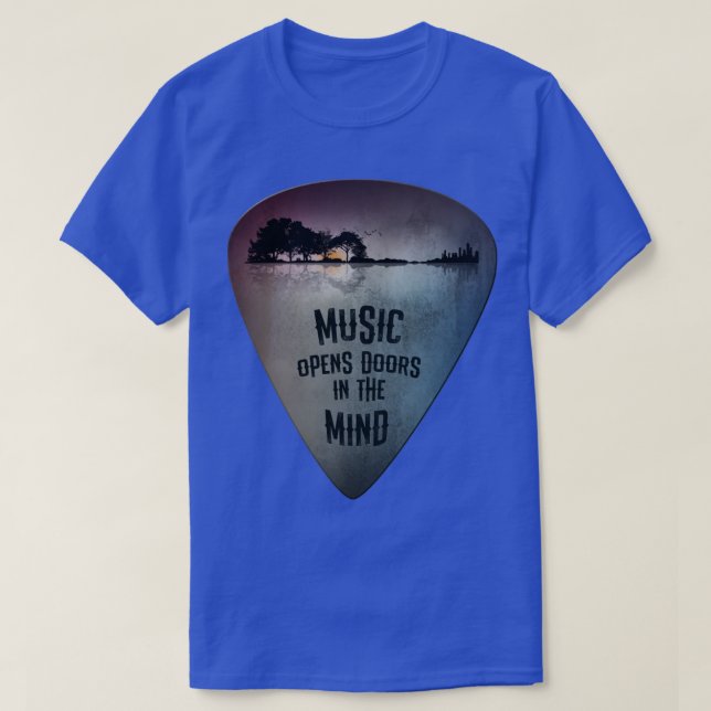 Distressed Guitar Pick Lake Reflections Music Love T-Shirt (Design vorne)