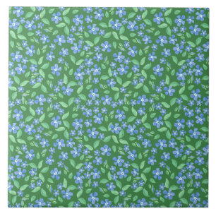 Ditsy Helle Blaue Immergrünblumen auf Grünem Flora Fliese