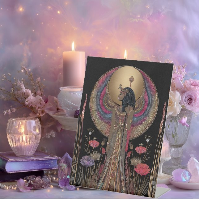 Divine Egyptian Goddess Isis Rainbow Gold on Black Sockelschild (Von Creator hochgeladen)