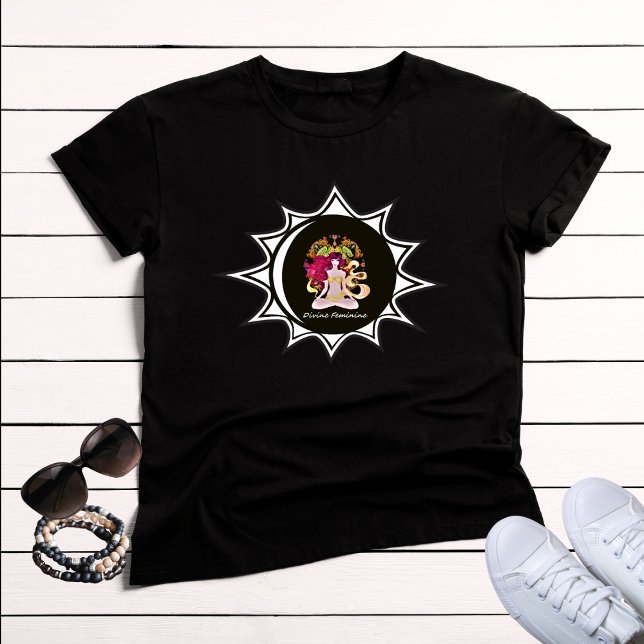 Divine Feminine Sacred Mandala T-Shirt (Von Creator hochgeladen)