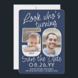 DIY Colors ・ Look Who's 50 Birthday Party 2 Foto Save The Date<br><div class="desc">Schau, wer 50 wird! Laden Sie Ihre Familie und Freunde zu einem bevorstehenden 50. Geburtstag mit elegantem Foto Save the Date Party Einladungen. Bilder und Texte auf dieser Vorlage sind einfach zu personalisieren. Mit dem Zazzle-Design-Tool können die marineblau-weißen Konturen für Hintergrund, Text und Zahlen individuell angepasst werden. (IMAGE PLACEMENT TIP:...</div>